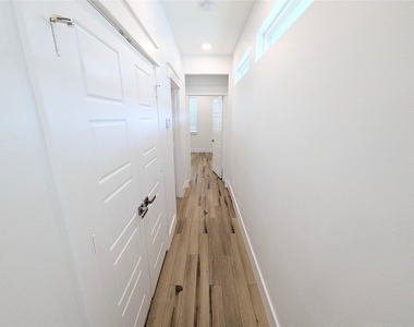 4913 Fisk Street - Photo Thumbnail 17