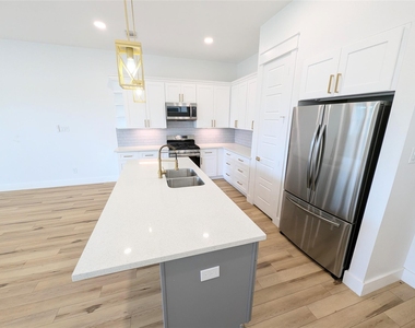 4913 Fisk Street - Photo Thumbnail 4