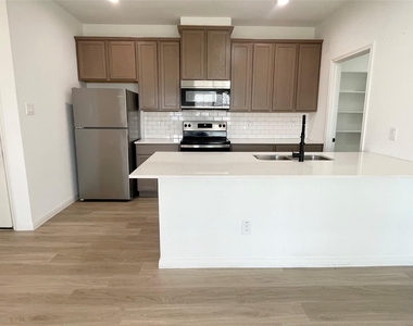 2400 Nile Valley Road - Photo Thumbnail 8