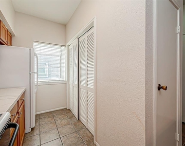 7729 Cambridge Street - Photo Thumbnail 12