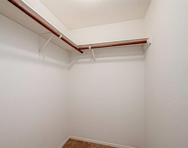 7729 Cambridge Street - Photo Thumbnail 8