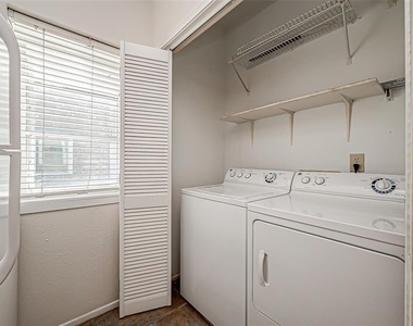 7729 Cambridge Street - Photo Thumbnail 11