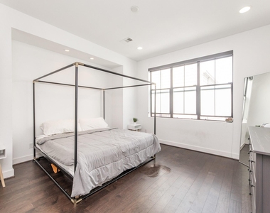 608 Middle Street - Photo Thumbnail 15