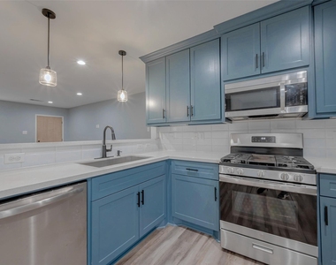 6322 Victoria Street - Photo Thumbnail 10