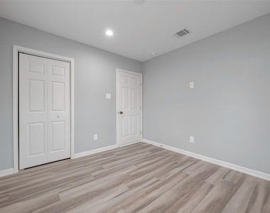 6322 Victoria Street - Photo Thumbnail 28