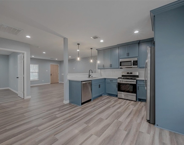 6322 Victoria Street - Photo Thumbnail 8