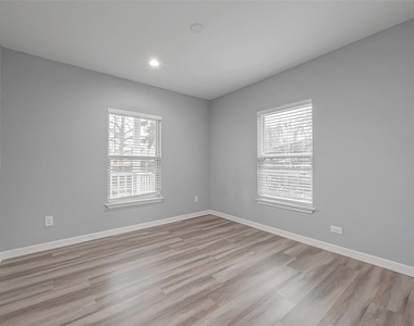 6322 Victoria Street - Photo Thumbnail 27