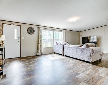 21012 Liberty Street - Photo Thumbnail 6