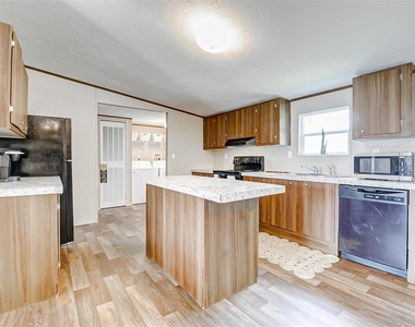 21012 Liberty Street - Photo Thumbnail 12