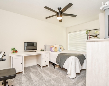 2940 Windchase Boulevard - Photo Thumbnail 18