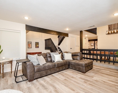 2940 Windchase Boulevard - Photo Thumbnail 4