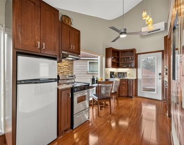 1623 Lake Arbor Drive - Photo Thumbnail 33