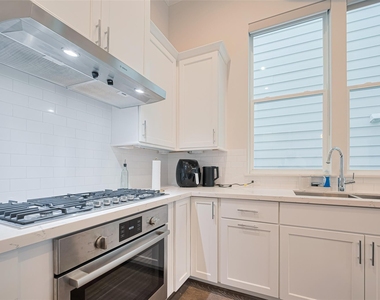 5308 S Capitol Street - Photo Thumbnail 11