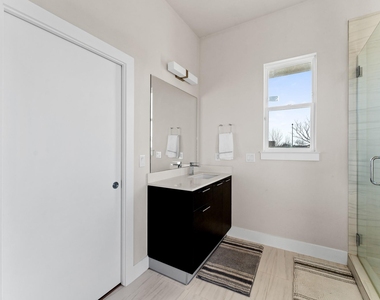 4904 Noble Street - Photo Thumbnail 14