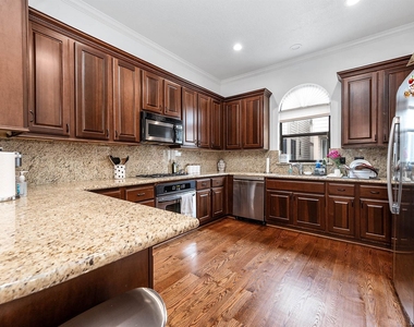 620 Westcott Street - Photo Thumbnail 9