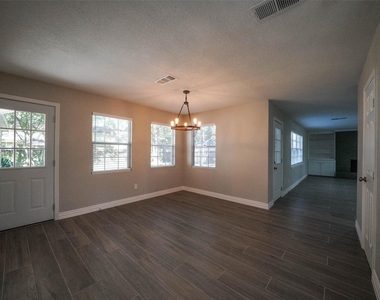 7818 Beaufort Drive - Photo Thumbnail 23