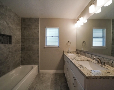7818 Beaufort Drive - Photo Thumbnail 3