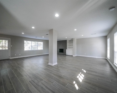 7818 Beaufort Drive - Photo Thumbnail 18