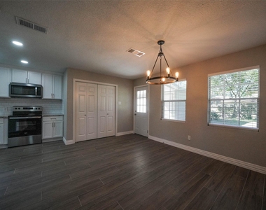 7818 Beaufort Drive - Photo Thumbnail 24
