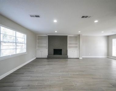 7818 Beaufort Drive - Photo Thumbnail 19