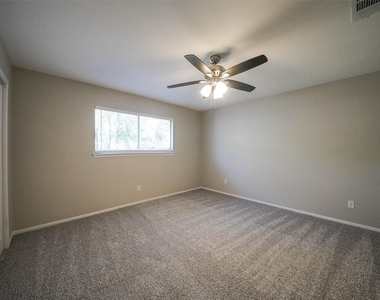 7818 Beaufort Drive - Photo Thumbnail 11