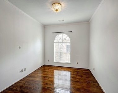 5207 Blossom Street - Photo Thumbnail 16