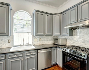 5207 Blossom Street - Photo Thumbnail 10