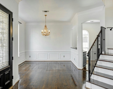 5207 Blossom Street - Photo Thumbnail 3