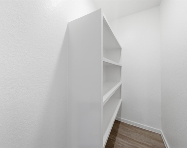 40810 Hawthorne Glades Street - Photo Thumbnail 27