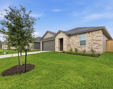 40810 Hawthorne Glades Street - Photo Thumbnail 2
