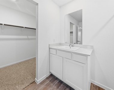 40810 Hawthorne Glades Street - Photo Thumbnail 17
