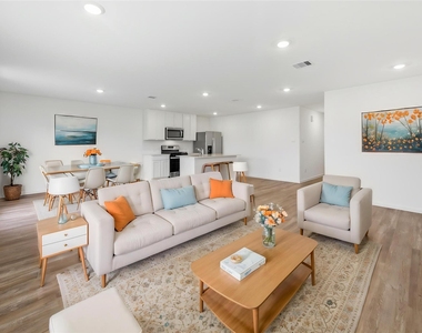 40810 Hawthorne Glades Street - Photo Thumbnail 6