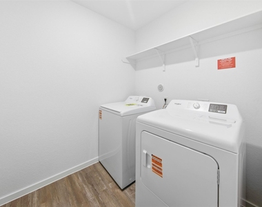 40810 Hawthorne Glades Street - Photo Thumbnail 26