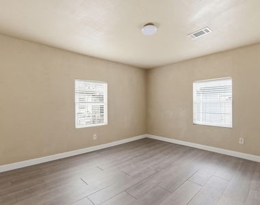 2411 Leffingwell Street - Photo Thumbnail 17