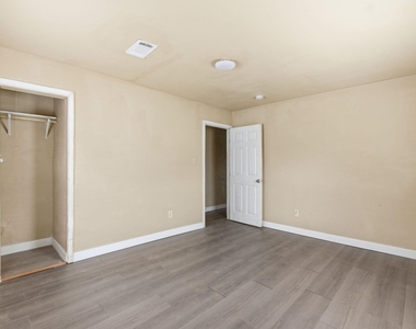 2411 Leffingwell Street - Photo Thumbnail 18