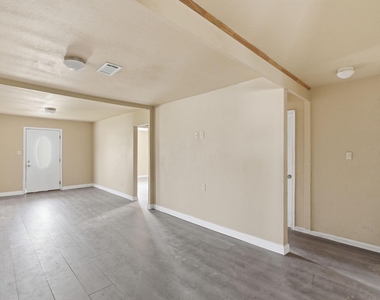 2411 Leffingwell Street - Photo Thumbnail 8