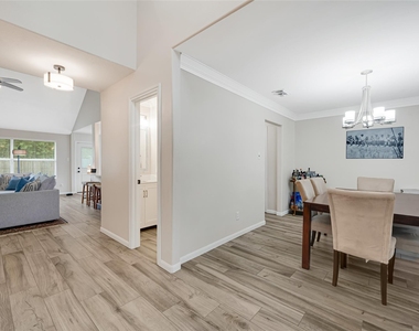 4102 Caneshaw Drive - Photo Thumbnail 3