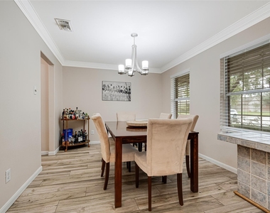 4102 Caneshaw Drive - Photo Thumbnail 6
