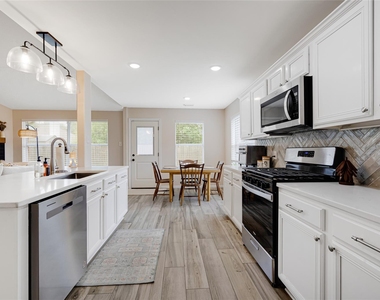 4102 Caneshaw Drive - Photo Thumbnail 14