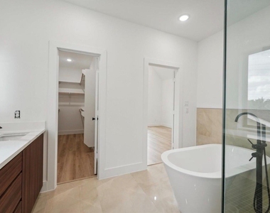 7416 Maxroy Street - Photo Thumbnail 21