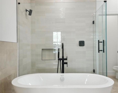 7416 Maxroy Street - Photo Thumbnail 18