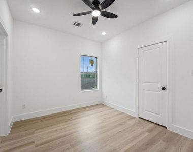 7416 Maxroy Street - Photo Thumbnail 23