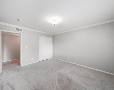656 S Ripple Creek Drive - Photo Thumbnail 13