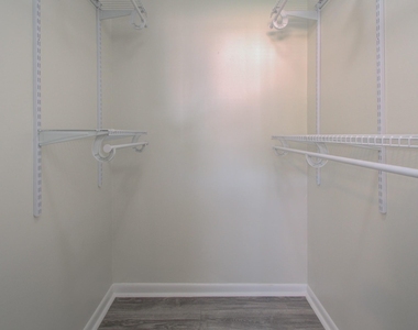 15611 La Casa Lane - Photo Thumbnail 24