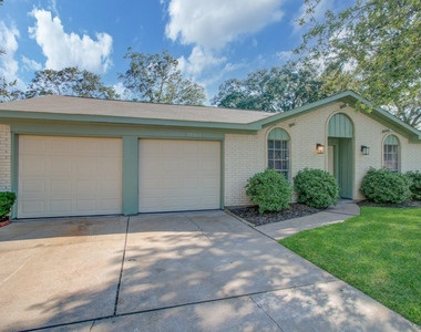 15611 La Casa Lane - Photo Thumbnail 1