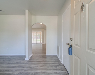 15611 La Casa Lane - Photo Thumbnail 3