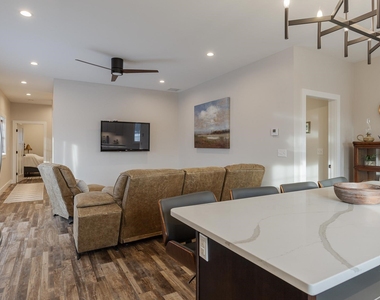 60 Dearborn - Photo Thumbnail 3