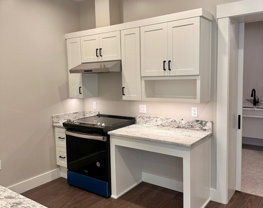 30 High - Photo Thumbnail 12