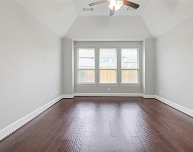 5919 Solara Ledge Lane - Photo Thumbnail 7