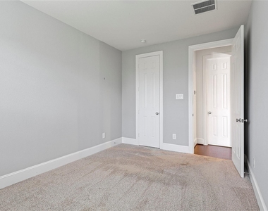 5919 Solara Ledge Lane - Photo Thumbnail 18
